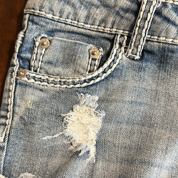 Wet seal jean shorts - Picture 4 of 9